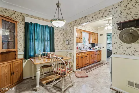 Dining - 2425 River Rd, Maumee, OH 43537 photo 1 of 1