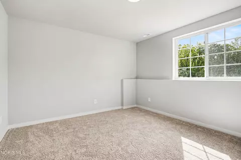 Bedroom - 323 Crabtree Ln, Delta, OH 43515 photo 2 of 4