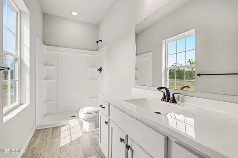 Bath - 323 Crabtree Ln, Delta, OH 43515 photo 1 of 2