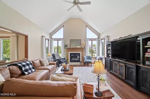 Living - 1077 Springcrest Dr, Waterville, OH 43566 photo 1 of 5