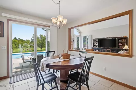 Dining - 1077 Springcrest Dr, Waterville, OH 43566 photo 1 of 2