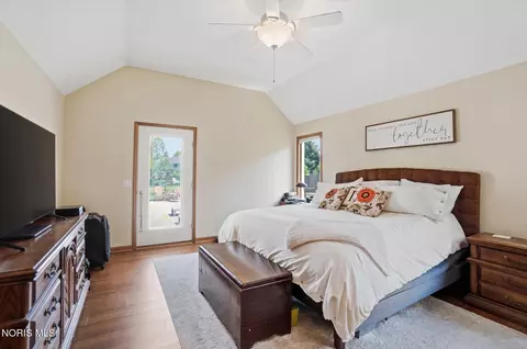 Bedroom - 1077 Springcrest Dr, Waterville, OH 43566 photo 1 of 8
