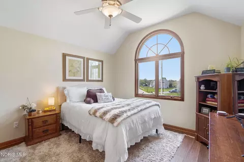 Bedroom - 1077 Springcrest Dr, Waterville, OH 43566 photo 3 of 8