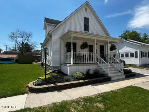 117 W Hull St, Edgerton, OH 43517