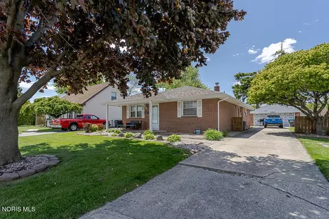 4521 282nd St, Toledo, OH 43611