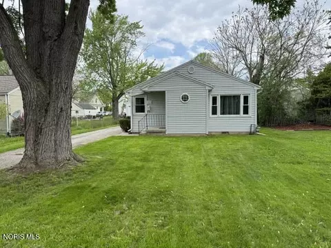123 Carr Ave, Bowling Green, OH 43402