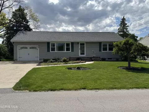 403 N High St, Pandora, OH 45877