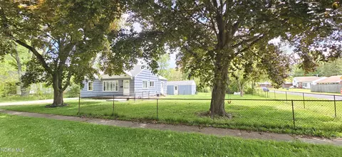 5608 Pawnee Rd, Toledo, OH 43613