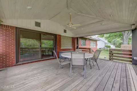 Exterior - 304 Mohawk Pl, Maumee, OH 43537 photo 13 of 17