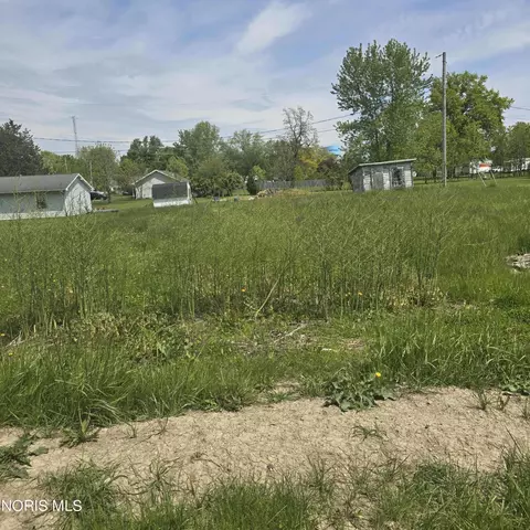 petain street, Defiance, OH 43512