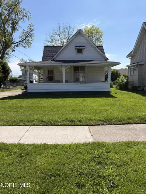 1735 Selkirk St, Toledo, OH 43605