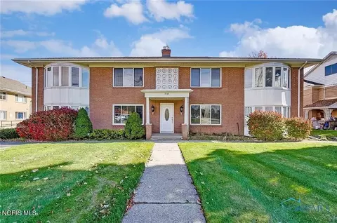 2148 Richards Rd #6, Ottawa Hills, OH 43606