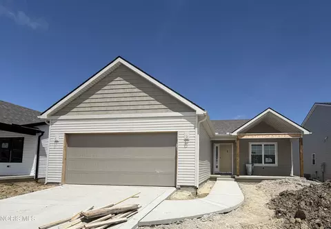 5037 Easton Dr, Oregon, OH 43616