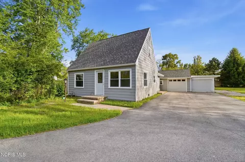 7964 Hill Ave, Holland, OH 43528
