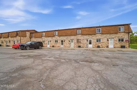 728 Fairway Dr #5, Wauseon, OH 43567