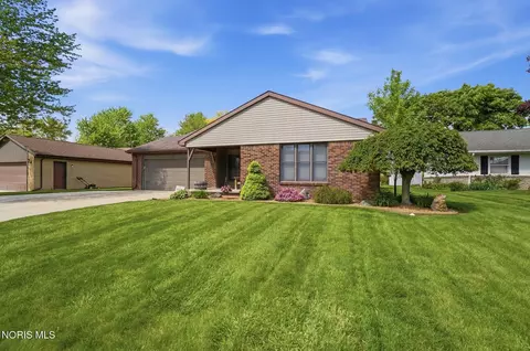 370 Virginia Dr, Wauseon, OH 43567