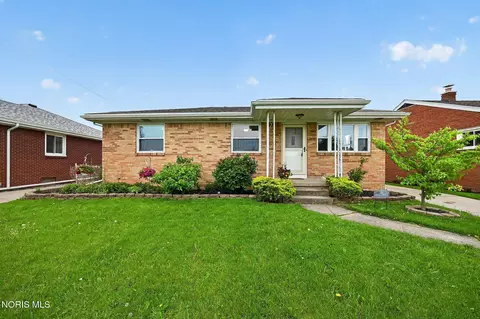 4552 283rd St, Toledo, OH 43611