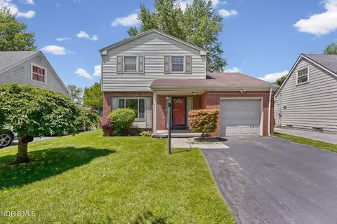 5211 Calyx Ln, Toledo, OH 43623