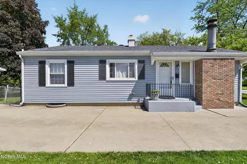 1253 Holgate Ave, Maumee, OH 43537