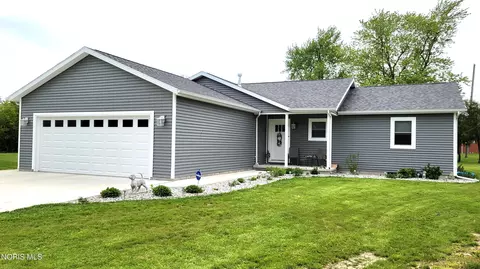 410 N Park Ln, Pioneer, OH 43554