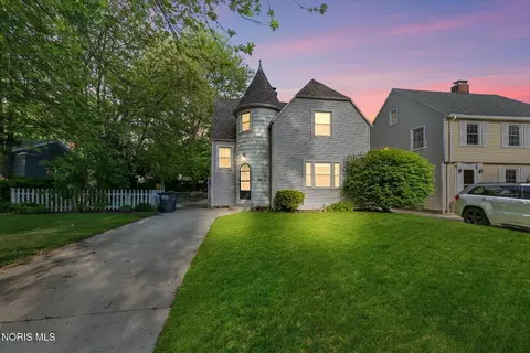 3716 Garrison Rd, Toledo, OH 43613