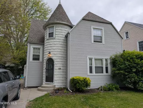 3716 Garrison Rd, Toledo, OH 43613