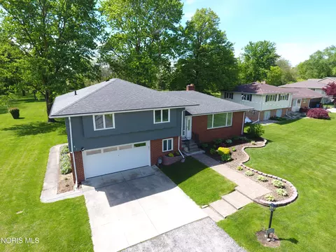 849 Water St, Woodville, OH 43469
