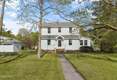 915 Washington St, Genoa, OH 43430