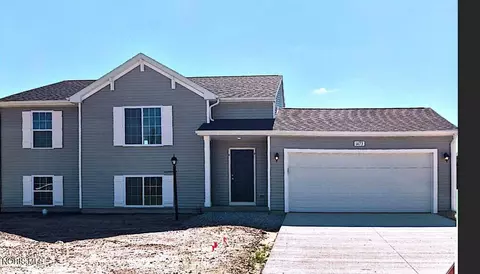 1473 Lee Ann Ave, Defiance, OH 43512