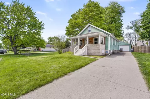 5621 Harvest Ln, Toledo, OH 43623