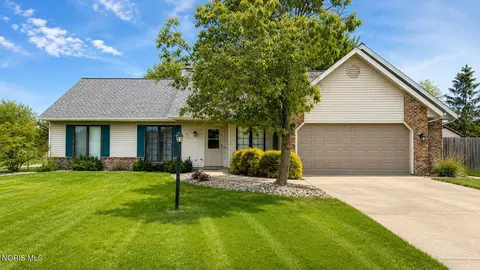 809 Country View Dr, Paulding, OH 45879