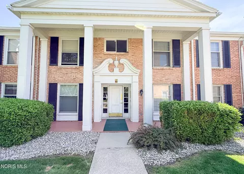 4243 W Bancroft St #205E, Toledo, OH 43615