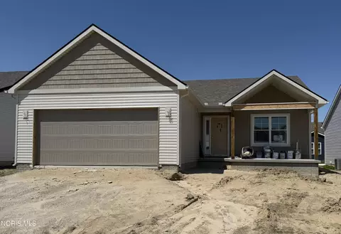 5037 Easton Dr, Oregon, OH 43616