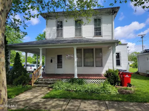 302 S Johnson St, Ada, OH 45810