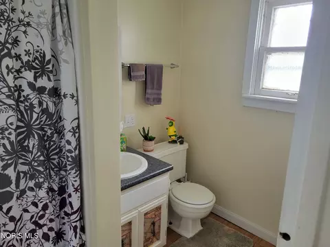 Bath - 302 S Johnson St, Ada, OH 45810 photo 1 of 3
