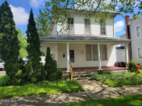 Exterior - 302 S Johnson St, Ada, OH 45810 photo 2 of 4