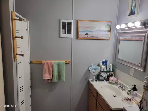 Bath - 203 E High Ave, Ada, OH 45810 photo 1 of 2