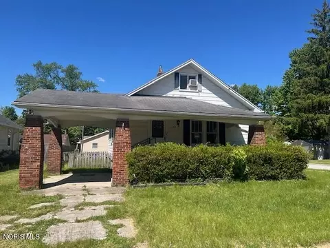 1148 Columbus Dr, Holland, OH 43528