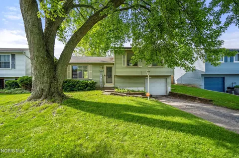 4833 Catalina Dr, Toledo, OH 43615