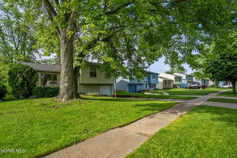 4833 Catalina Dr, Toledo, OH 43615