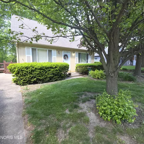 1120 Clark St, Holland, OH 43528