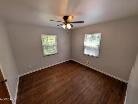 Bedroom - 1706 Perth St, Toledo, OH 43607 photo 3 of 5