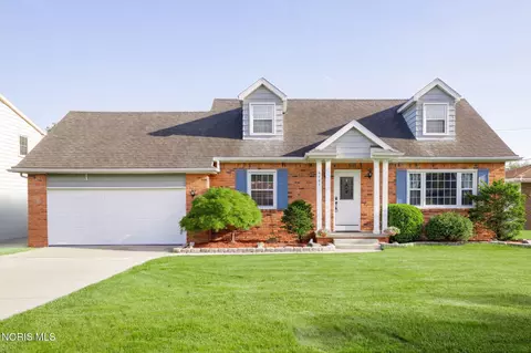 6727 Sue Ln, Maumee, OH 43537