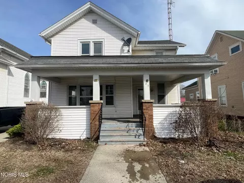 127 E Lynn St, Edgerton, OH 43517