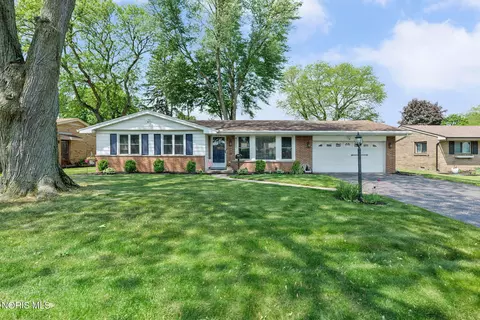 4121 Garden Estates Dr, Toledo, OH 43623