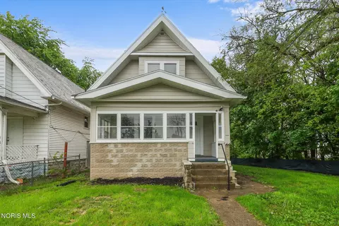 615 Maumee Ave, Toledo, OH 43609
