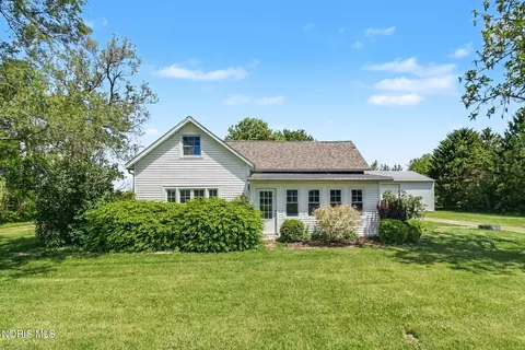 6612 Holcomb Rd, Pemberville, OH 43450