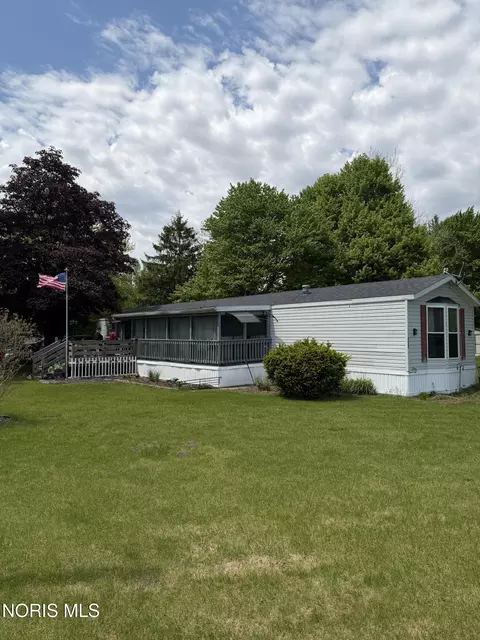 8626 Yawberg Rd, Whitehouse, OH 43571
