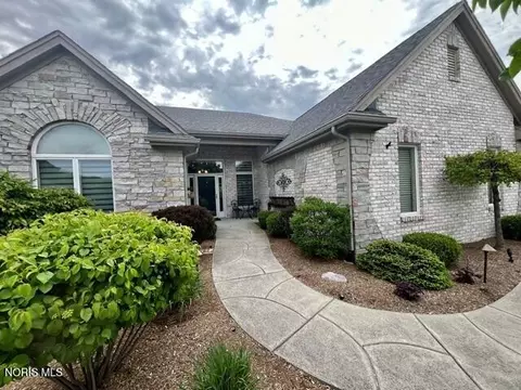 3935 Ravine Hollow Ct, Maumee, OH 43537