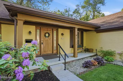 4638 Vicksburg Dr, Sylvania, OH 43560